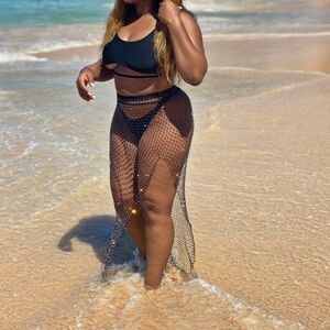 Diamond mesh cover up